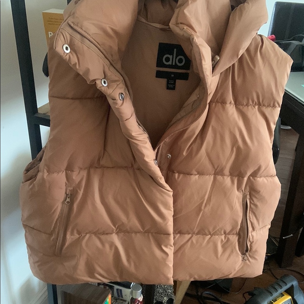 ALO Yoga Quilted Puffer Vest in Camel Tan - Picture 3 of 10